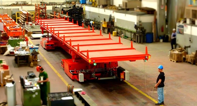 Mulidirectional-motorised-transfer-trolley-with-lifting-and-tilitng-deck_12t_ns-650x350