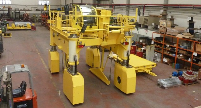 Steel-Plant-Straddle-carrier-MORELLO_Ns-650x350