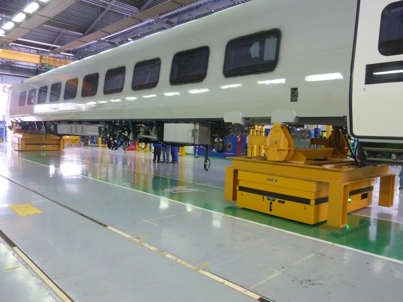 Chariots modulaires déplaçant des wagons