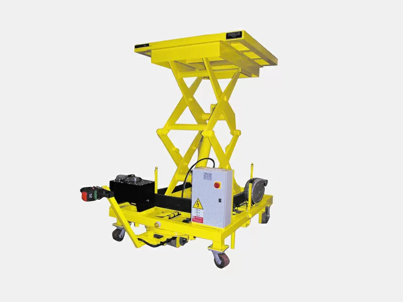 3 T - SELF-PROPELLED LIFTING PLATFORM 3 T - Piattaforma di sollevamento semovente