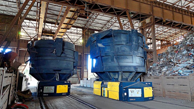 Carrelli porta ceste rottami alimentati a batteria Morello per acciaierie 110 t